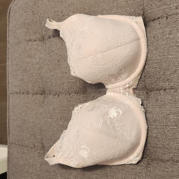 32DDD light pink lace bra - Picture 1 of 4